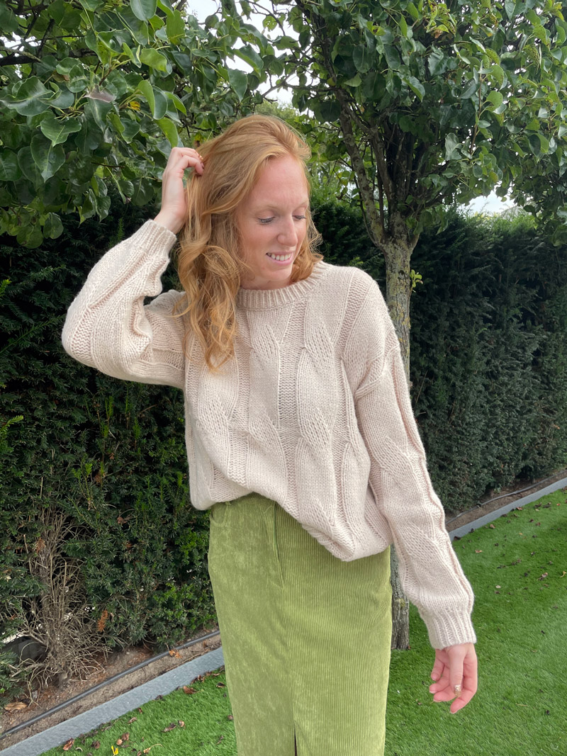 Beige trui met ronde hals