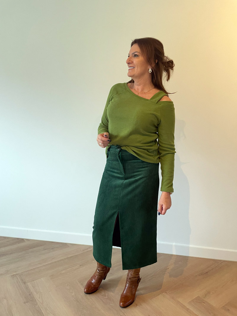 Donkergroene velvet rok met split vooraan