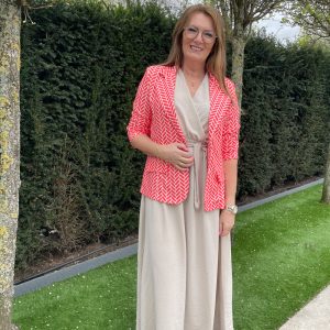 Beige lang kleed met korte mouwen