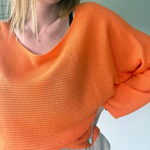 Oranje truitje met streepjes