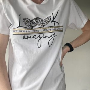 Wit t-shirt Look Amazing