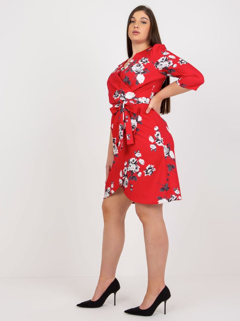 Rood kleedje met bloemen