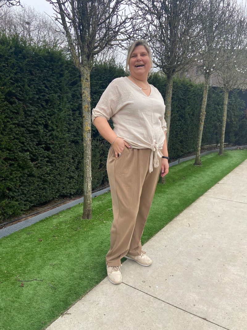 Beige geklede broek (+)