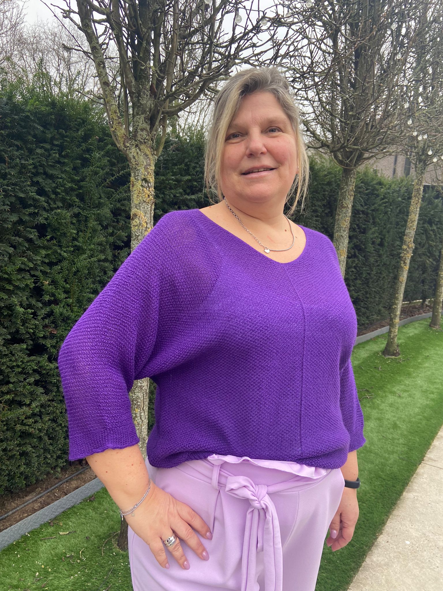 Paars truitje met halflange mouwen (+)